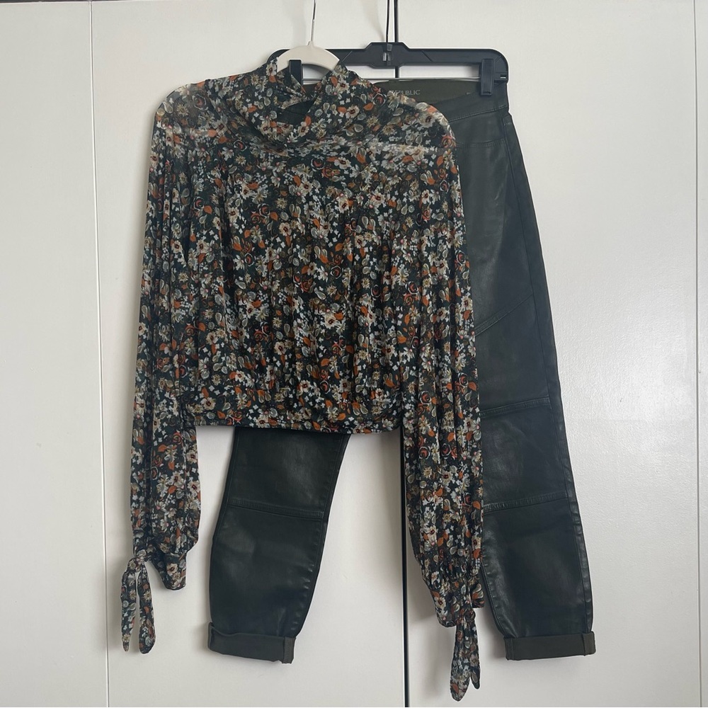 Banana Republic Faux Leather Skinny Pants - Picture 2 of 9
